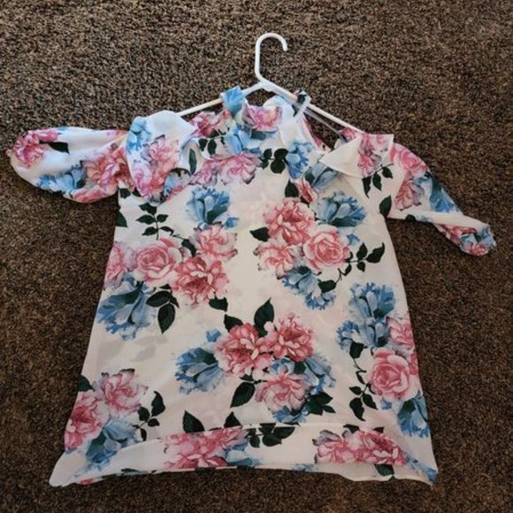 Glamour Farms Cold Shoulder top - Picture 1 of 3